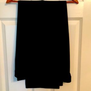 Ladies black dress pants. Button closure, no back pockets. Excellent condition.